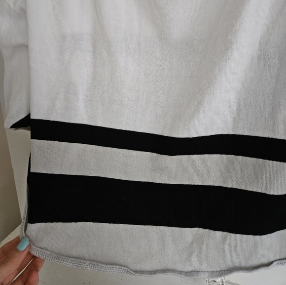 PLANET by Lauren G Assimetrical Sweater Top - one size fits most - Picture 8 of 9